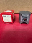 Nos Genuine Honda Piston (std Bore) 13101-GC4-700 Fits 1983 CR80R New. Price: $65.00.