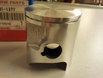 Kawasaki KX125 J -92 Piston 13001-1377 Nos New. Price: $59.00.