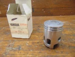 Yamaha RD125 Dx Genuine Piston Standard 466-11631-01-97 Only New. Price: $46.29.