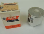 Nos 1976 Yamaha MX125C Std Piston 537-11631-01-96 Genuine Oem New. Price: $27.45.