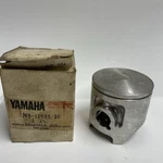 Nos Yamaha Piston O/s O.25 YZ125 81 3N8-11635-10 Genuine Oem New. Price: $25.00.