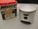 Nos Wiseco Yamaha Piston 1.00 85.50MM 1980-1981 451P2 New. Price: $74.95.